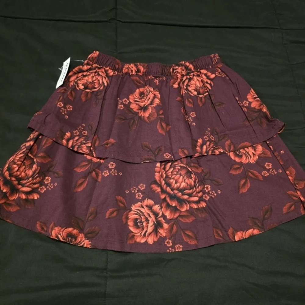 Old Navy‎ Girl's Floral Tiered Skirt Burgundy NWT Size Medium 8